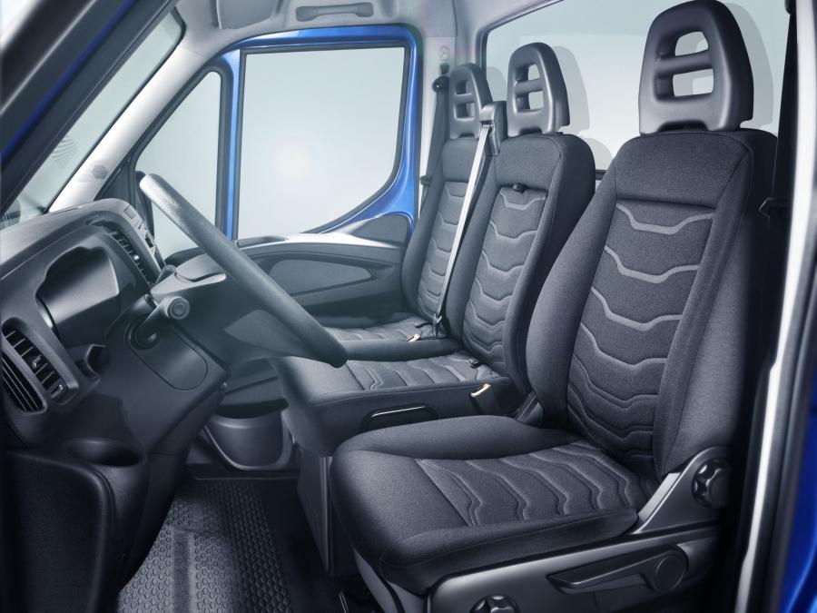  Iveco Daily 35 Chassis Cab 2014 года  (фото 2 из 26)